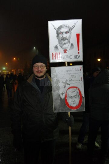 Pancarte afișate duminică seara