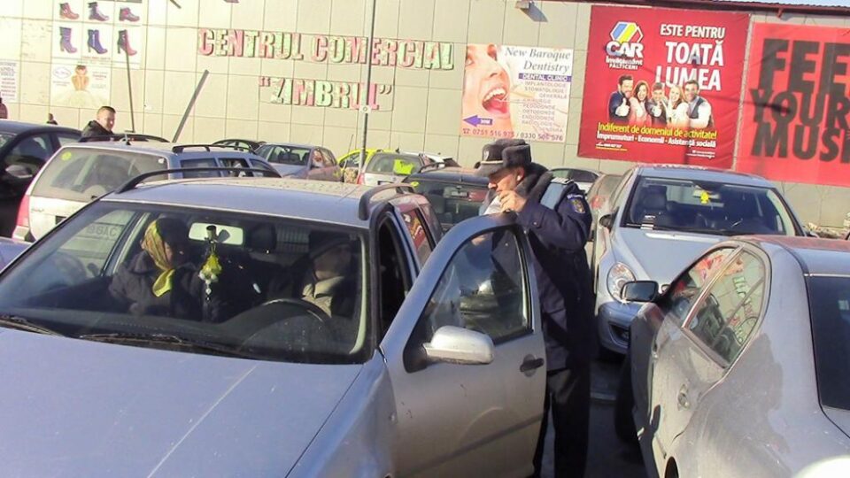 Sucevenii, sfătuiți să nu dea bani cerșetorilor