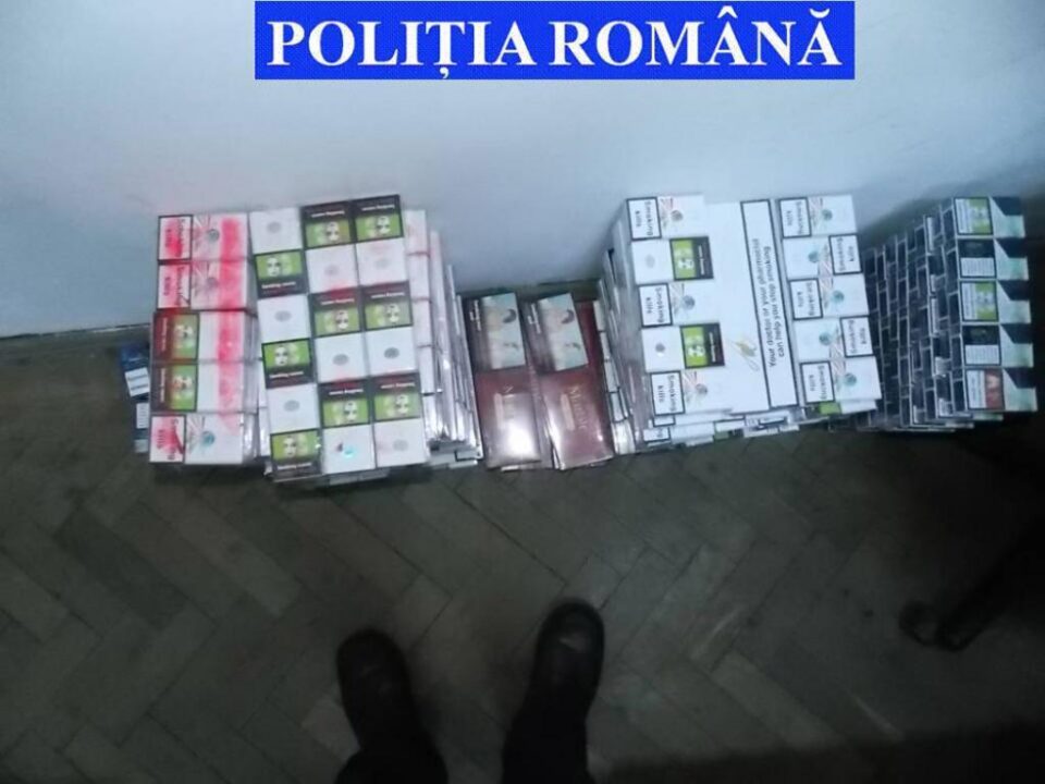 Casă în construcție, transformată în depozit de țigări de contrabandă