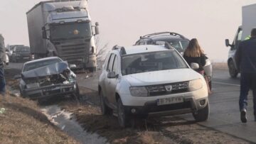 Mașini avariate, una după alta, în cele două accidente petrecute la interval de cinci minute