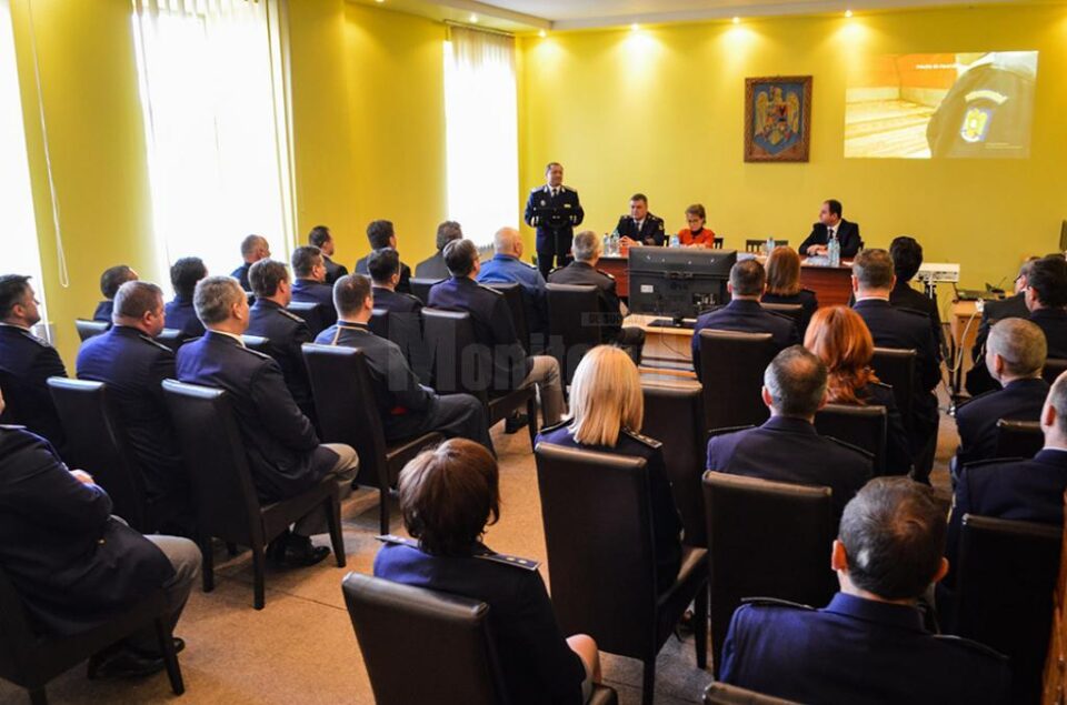 La Inspectoratul Teritorial al Poliției de Frontieră (ITPF) Sighetu Marmației, structură din care face parte și Poliția de Frontieră Suceava, a avut loc ieri evaluarea activităților desfășurate de polițiștii de frontieră La Inspectoratul Teritorial al Poliției de Frontieră (ITPF) Sighetu Marmației, structură din care face parte și Poliția de Frontieră Suceava, a avut loc ieri evaluarea activităților desfășurate de polițiștii de frontieră