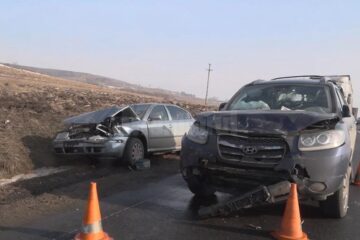 Mașini avariate, una după alta, în cele două accidente petrecute la interval de cinci minute