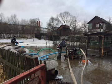 Acțiunile de detonare a formațiunilor de gheață și de evacuare a apei au continuat la Vatra Dornei