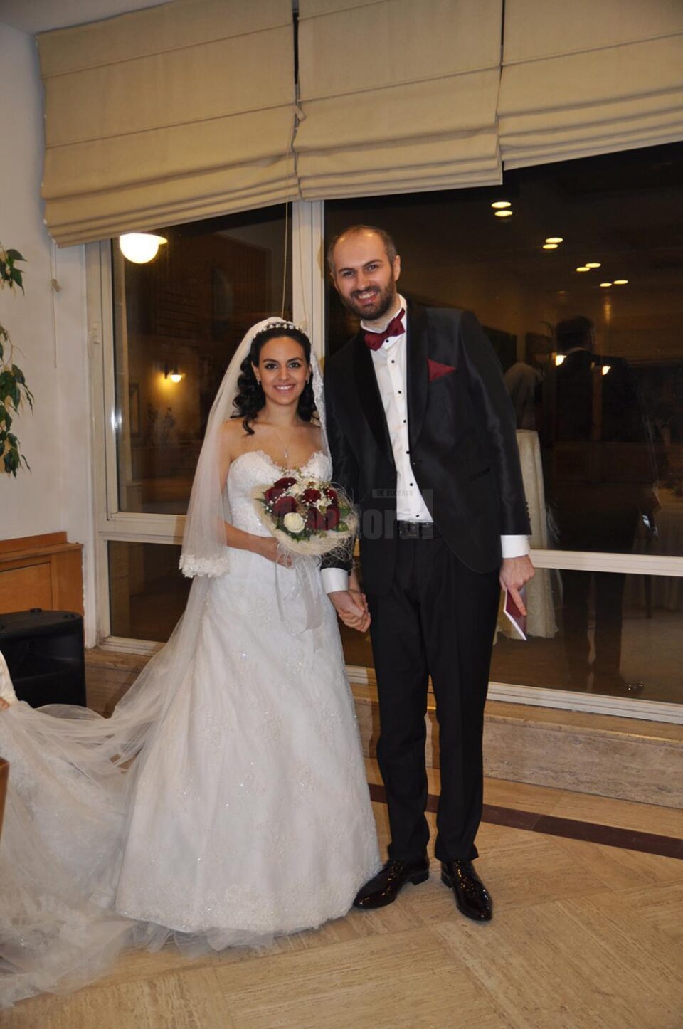 Regizorul sucevean Adrian Țofei s-a căsătorit cu o frumoasă actriță din Turcia, Duru Yücel Regizorul sucevean Adrian Țofei s-a căsătorit cu o frumoasă actriță din Turcia, Duru Yücel