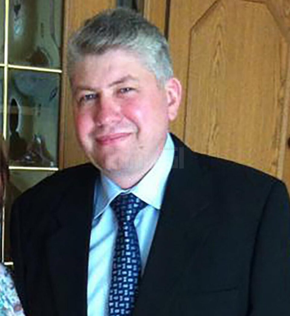 Cătălin Huțu, fostul director al Școlii Gimnaziale Salcea, a primit 1 an și 6 luni cu suspendarea executării pedepsei sub supraveghere Cătălin Huțu, fostul director al Școlii Gimnaziale Salcea, a primit 1 an și 6 luni cu suspendarea executării pedepsei sub supraveghere