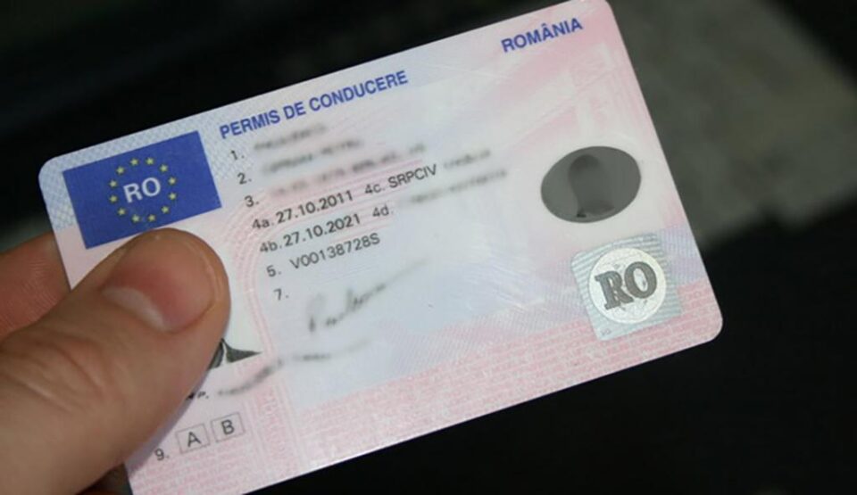 În urma verificărilor efectuate de polițiști în bazele de date, s-a constatat faptul că bărbatul nu este posesor al unui permis de conducere, pentru nici o categorie auto Foto ziuadeconstanta.ro În urma verificărilor efectuate de polițiști în bazele de date, s-a constatat faptul că bărbatul nu este posesor al unui permis de conducere, pentru nici o categorie auto Foto ziuadeconstanta.ro