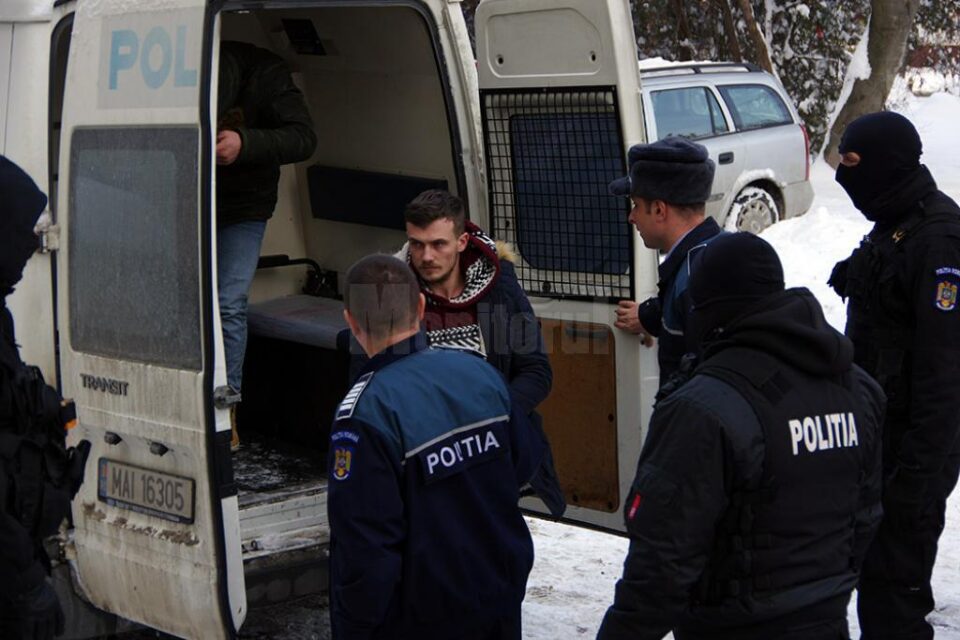 Cinci dintre inculpați au fost prezentați, ieri la Tribunalul Suceava, cu propunere de arestare preventivă