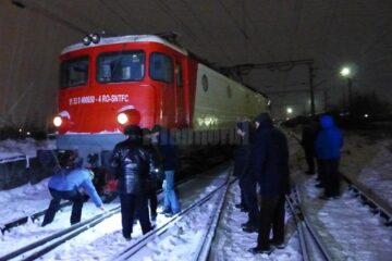Locomotiva ar fi deraiat din cauză că macazul acționat automat nu a funcționat normal
