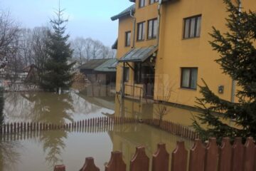 Sprijin financiar de la stat pentru locuitorii din Vatra Dornei ale căror case au fost inundate în urma topirii ghețurilor