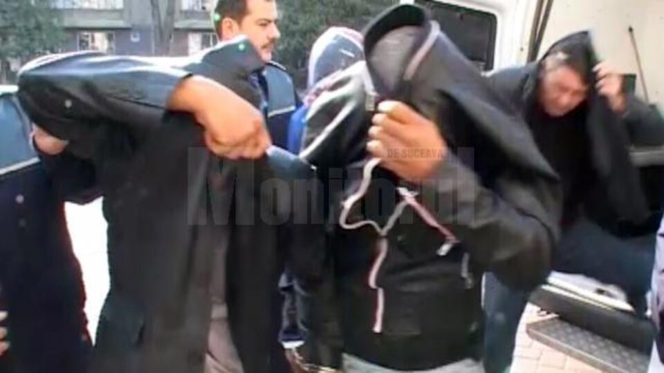 Patru dintre cei nouă suspecti au fost arestați preventiv vineri după-amiază