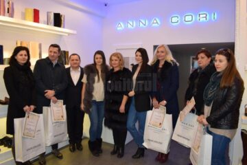 Ana Cornea,manager general,Andreea Cornea manager marketing si Dumitru Parasca leasing manager, ALATURI DE CLIENTII FIDELI PREMIATI