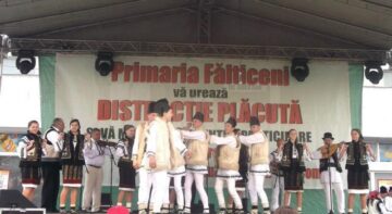 Dansuri și muzică populară pe scena fălticeneană