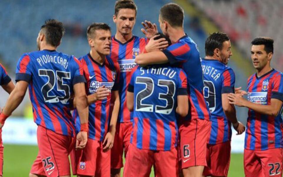 Formația Steaua a terminat la egalitate, sâmbătă seară, în deplasare, scor 1-1, cu echipa Corona Brașov FOTO: Răzvan Păsărică Formația Steaua a terminat la egalitate, sâmbătă seară, în deplasare, scor 1-1, cu echipa Corona Brașov FOTO: Răzvan Păsărică