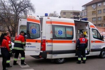 Un bărbat din Cajvana nu a mai putut fi salvat, după ce și-a tăiat gâtul cu un cuțit