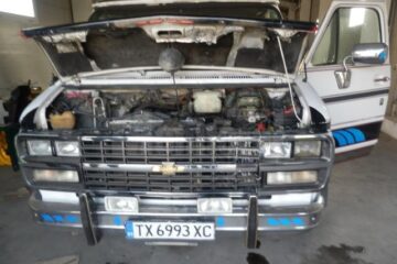 La un control amănunțit efectuat de lucrătorii Biroului Vamal Siret s-a descoperit că mașina era modificată pentru a transporta carburant