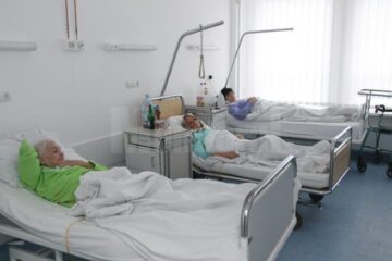 Majoritatea persoanelor s-au îmbolnăvit în timp ce erau internate