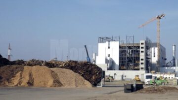Noua centrala va asigura căldură și apă caldă prin arderea deșeurilor lemnoase