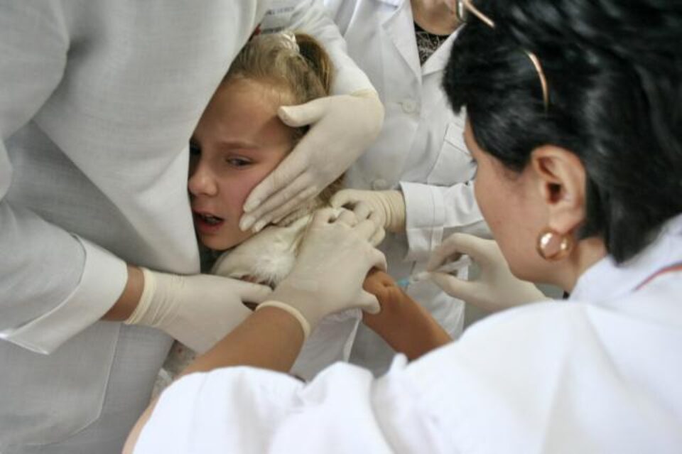 Vaccinul antipapiloma uman se recomandă fetelor, adolescentelor și femeilor cu vârste cuprinse în intervalul 9-25 ani Vaccinul antipapiloma uman se recomandă fetelor, adolescentelor și femeilor cu vârste cuprinse în intervalul 9-25 ani