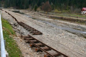 În Moldovița, mocănița merge mai departe