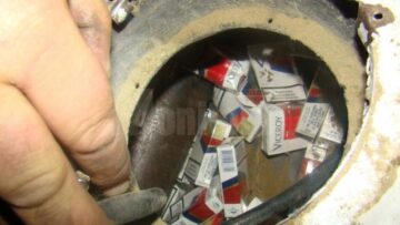 Trei autoturisme de teren și aproape 5.000 de pachete de țigări de contrabandă, reținute la Falcău