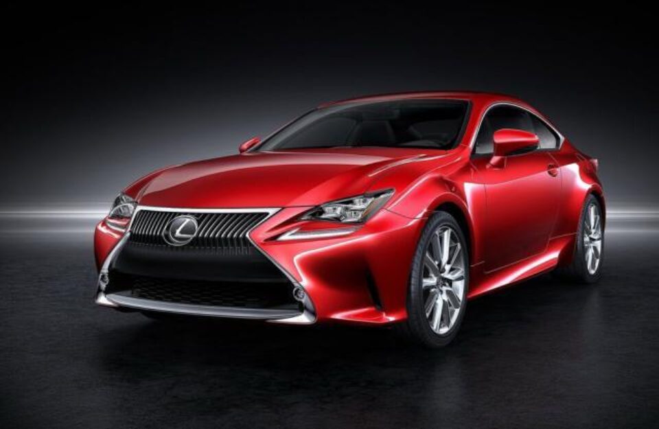 Lexus introduce noul coupe RC