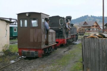 În Moldovița, mocănița merge mai departe
