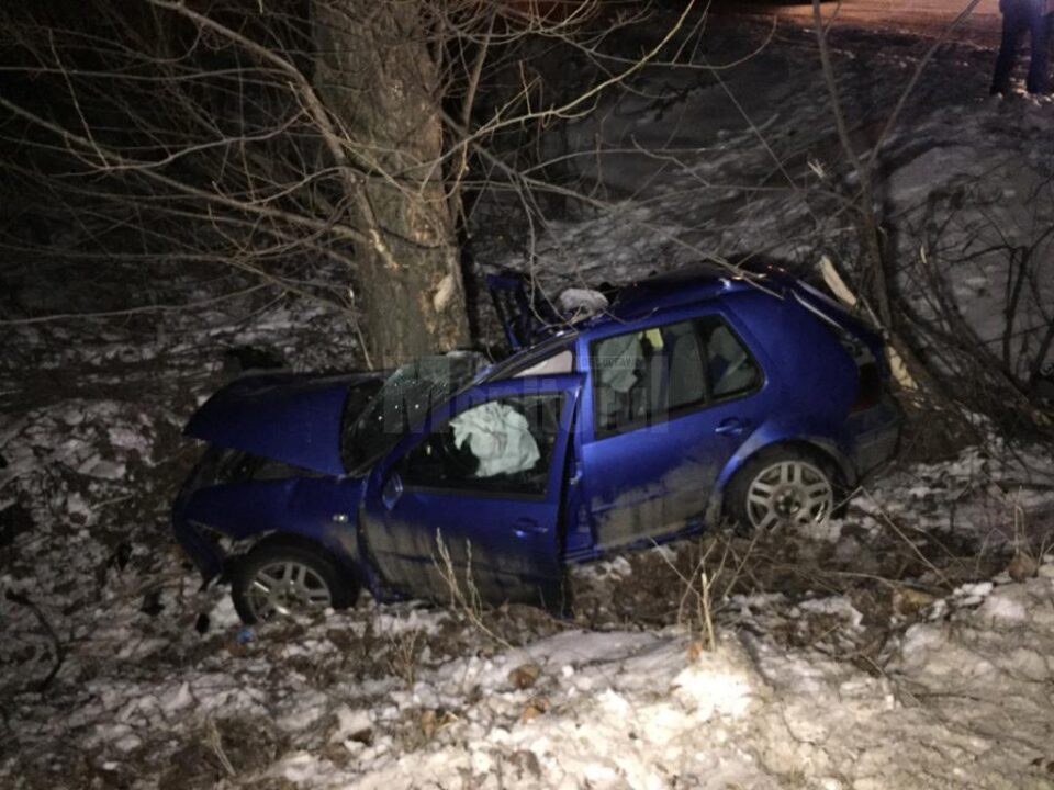 Membri unei familii și un copil de 3 ani Femeia și copilul din mașină erau încarcerați