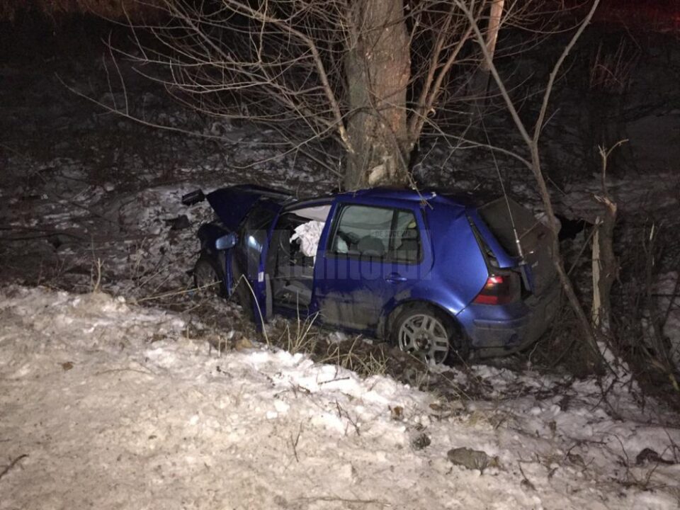 Membri unei familii și un copil de 3 ani Femeia și copilul din mașină erau încarcerați