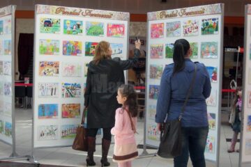 400 de lucrări semnate de preșcolari, la faza locală a Concursului ”Penelul Fermecat”