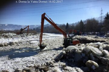 Aproape 8.000 de metri cubi de gheață au fost excavați la Vatra Dornei Aproape 8.000 de metri cubi de gheață au fost excavați la Vatra Dornei