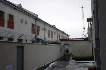 Tânărul era încarcerat la Penitenciarul Botoșani, unde avea de executat o pedeapsă de șapte ani