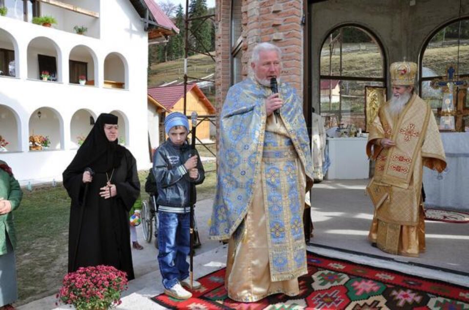 Părintele protopop Aurel Goraș a mulțumit Înaltpreasfințitului Pimen pentru prezență
