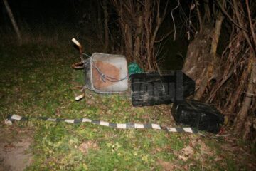 Luni seară, lucrătorii de la graniță au descoperit un transport ilegal de țigări care se făcea cu o roabă