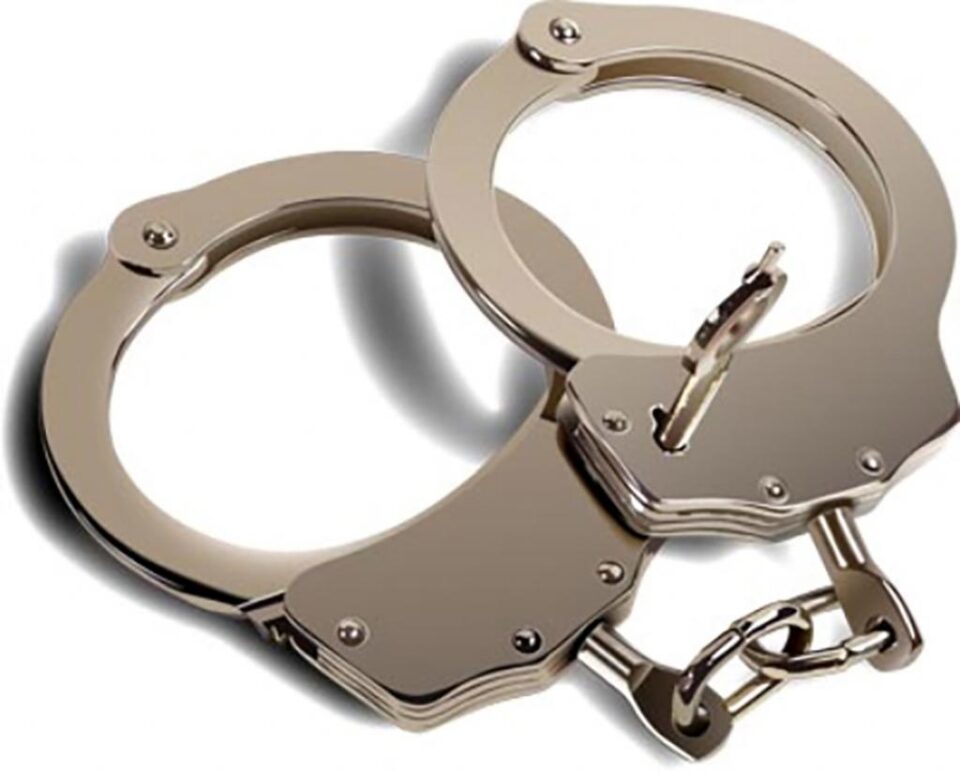 Un dornean a fost săltat de polițiști pentru infracțiuni comise în Portugalia sursa-newsme.ro Un dornean a fost săltat de polițiști pentru infracțiuni comise în Portugalia sursa-newsme.ro