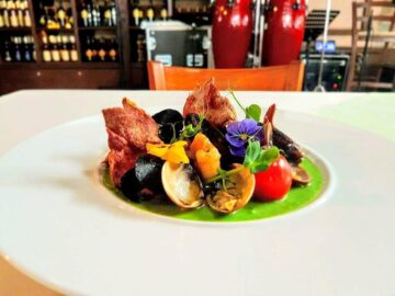 Concurenții de la „Chefi la cuțite” gătesc pentru suceveni, la restaurantul Centru Vechi