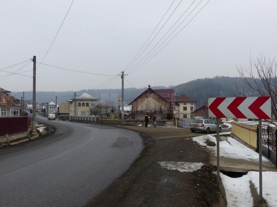 Curba periculoasă pentru care trebuie găsită o măsură imediată de creștere a siguranței