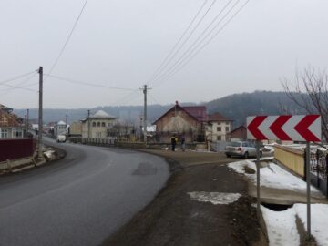 Curba periculoasă pentru care trebuie găsită o măsură imediată de creștere a siguranței
