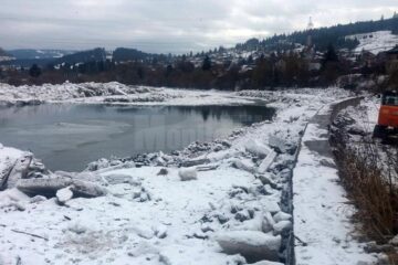Mii de metri cubi de gheață au fost excavați din cursurile de apă Mii de metri cubi de gheață au fost excavați din cursurile de apă