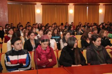 Peste 65 de voluntari au fost premiați ieri în cadrul Festivalului Șanselor Tale
