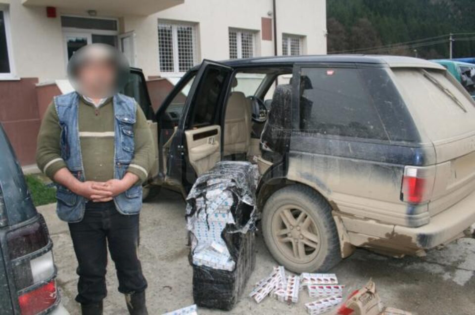 Aproape 20.000 de pachete de țigări de contrabandă, confiscate la granița româno-ucraineană