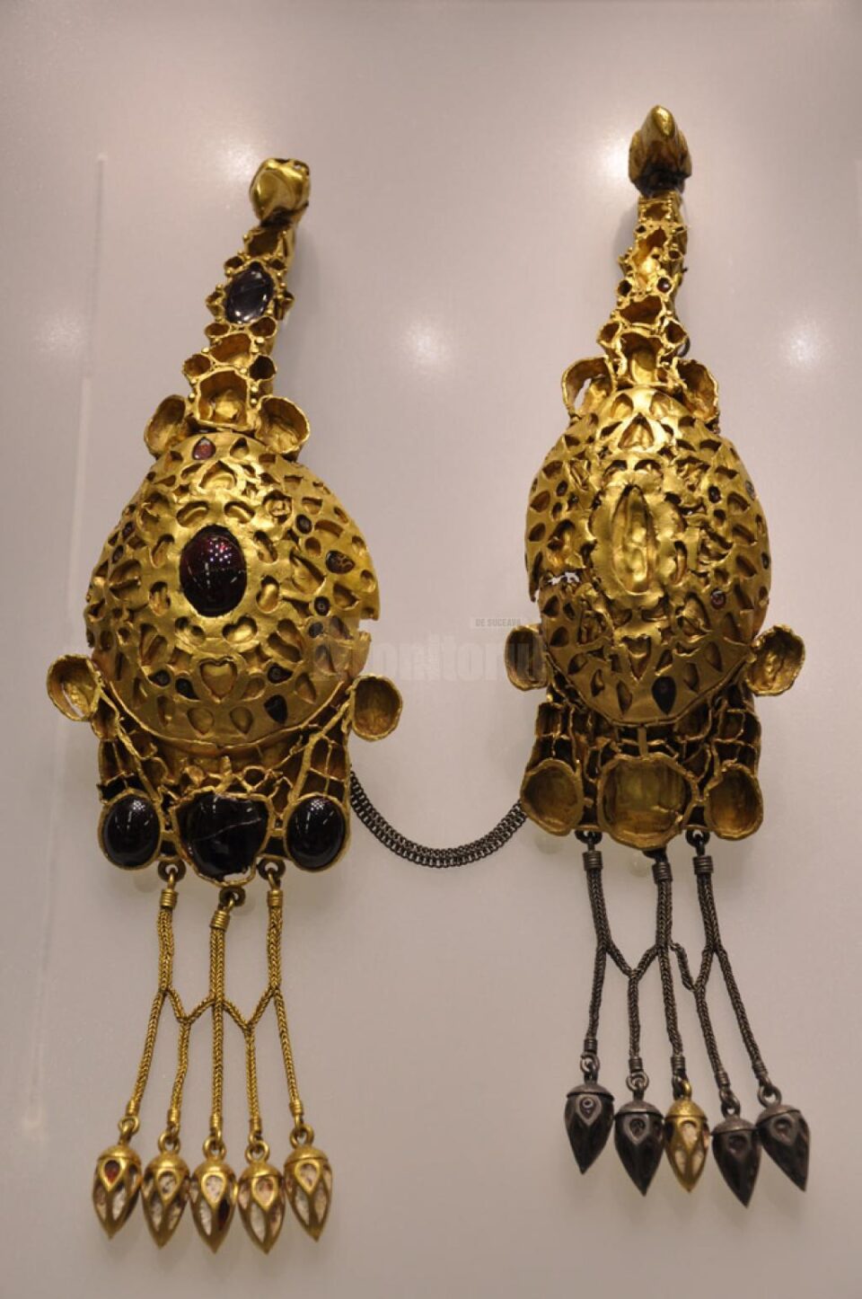Aproape opt mii de vizitatori la expoziția „Aurul și argintul antic al României”