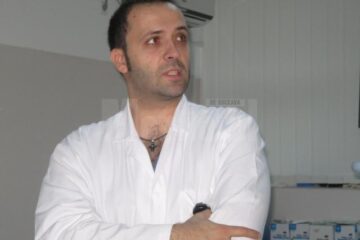 Dr. Mihai Crețeanu Jr. a făcut echipă cu colegul său italian Rosario Papa din Messina și anesteziștii Spitalului Județean de Urgență Dorin Stănescu și Cristina Tiron