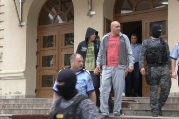 Frații Ilie și Ioan Popovici în momentul declanșării anchetei și a luării măsurilor preventive