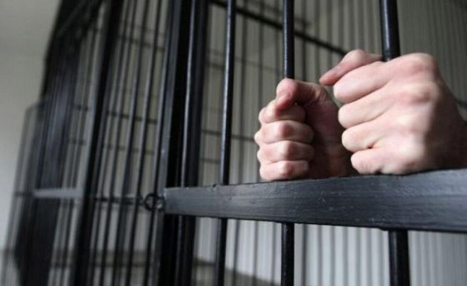 Bărbatul a fost dus la penitenciar, unde are de ispășit o pedeapsă de 5 ani și 6 luni