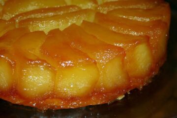 Tarta Tatin înaltă (rețeta franceză originală). Foto: canalblog.com