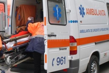Victima a fost transportată la spital pentru acordarea de îngrijiri medicale