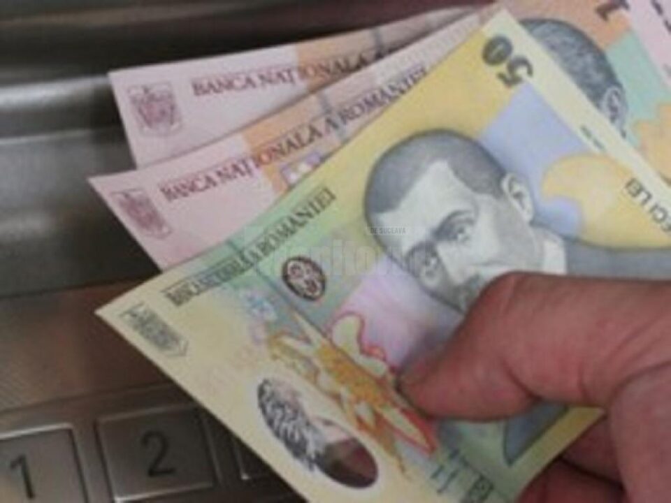 Femeie trimisă în judecată după ce a furat banii de pe un cardul unei colege Foto Mediafax Femeie trimisă în judecată după ce a furat banii de pe un cardul unei colege Foto Mediafax
