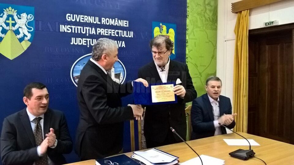 Mihai Pânzaru-PIM a primit din partea prefectului, vineri, în ședința Colegiului Prefectural, diploma de excelență drept recunoaștere ”a activității excepționale”