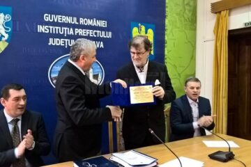Mihai Pânzaru-PIM a primit din partea prefectului, vineri, în ședința Colegiului Prefectural, diploma de excelență drept recunoaștere ”a activității excepționale”
