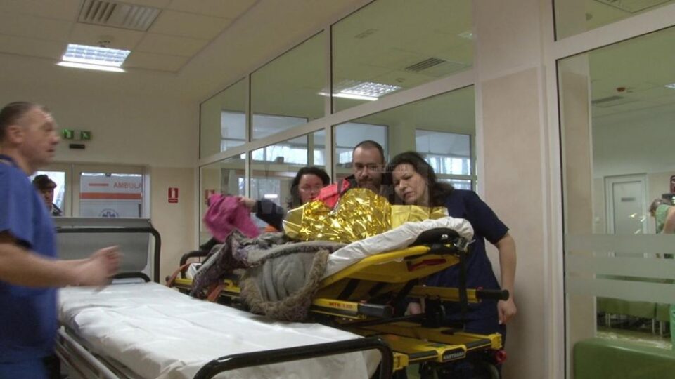 Copilul de 4 ani a fost găsit, după o noapte întreagă de căutări, de un cioban și adus cu o ambulanță la Unitatea de Primire Urgențe